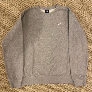 Men’s Nike crew neck
